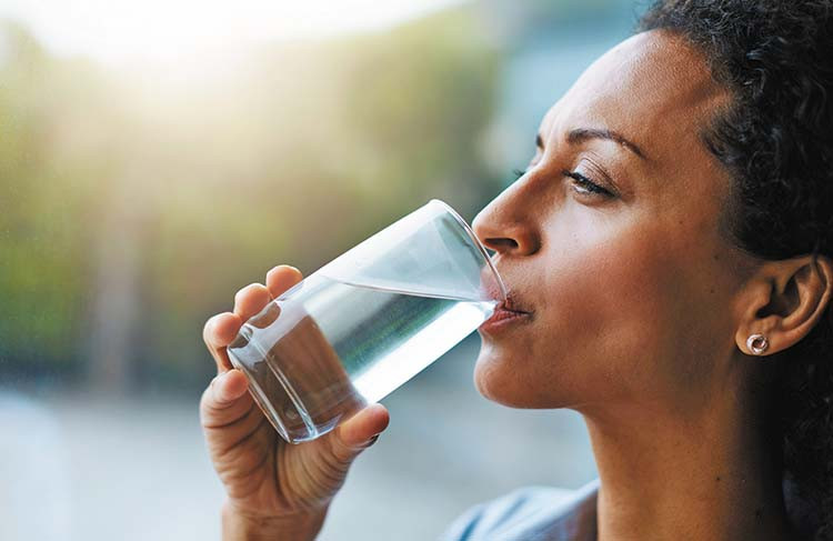 qual e a quantidade de agua que voce deve beber por dia