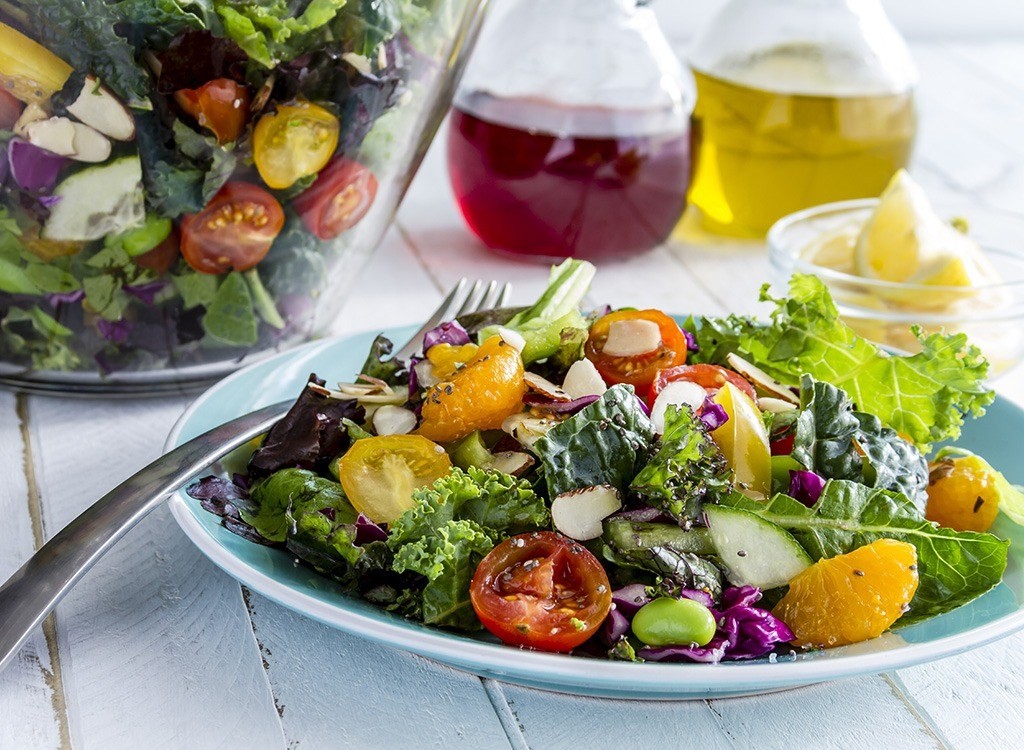 salada com sementes de chia para perder peso