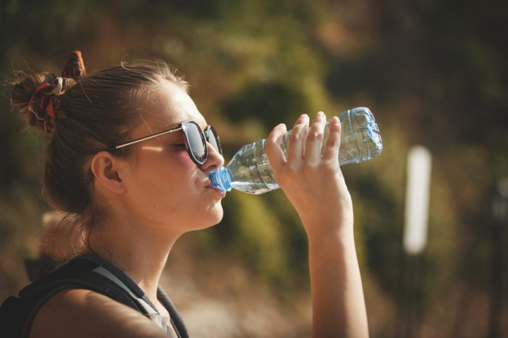 se manter hidratado regular a temperatura do corpo
