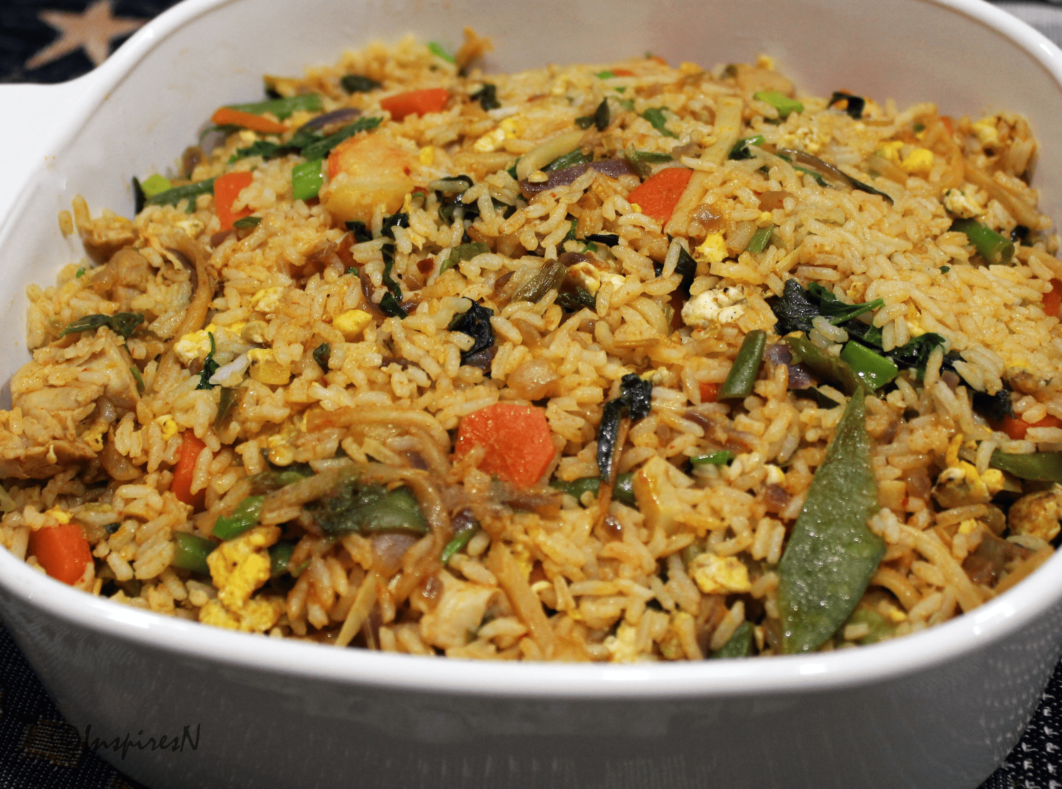 arroz frito com manjericao tailandes