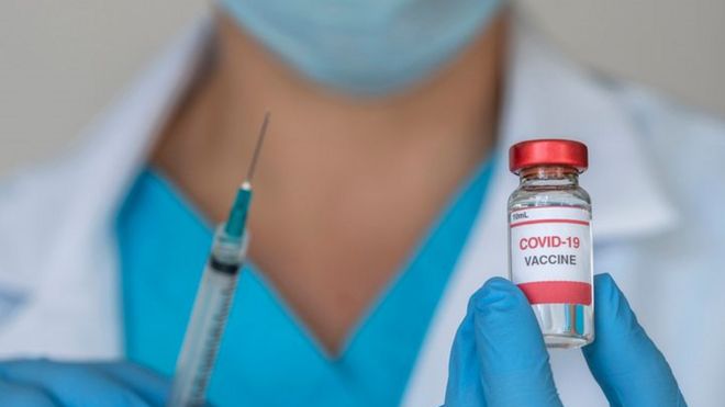 diferença da vacina do COVID-19 de DNA e RNA