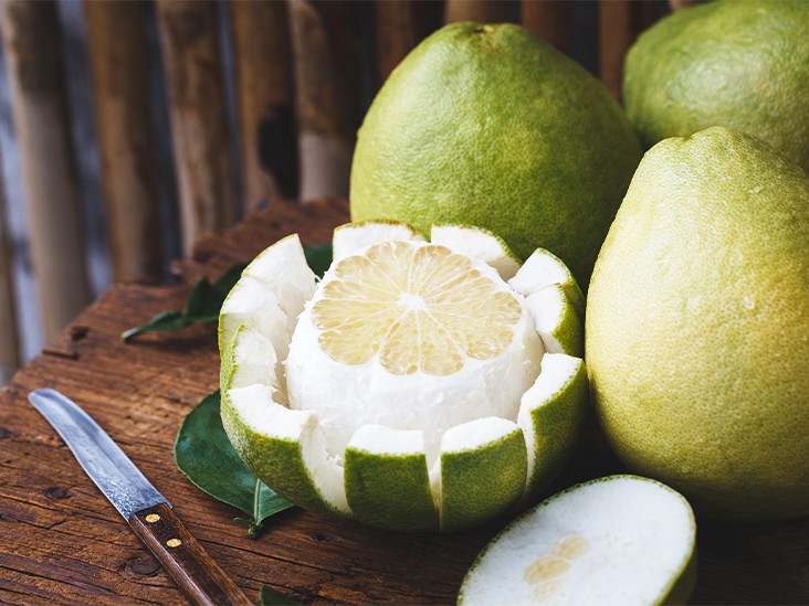 Como cortar um pomelo?